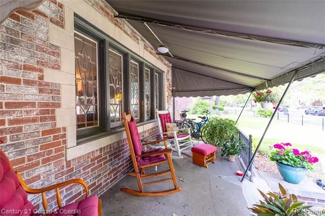 Property Photo:  18655 Parkside Street  MI 48221 