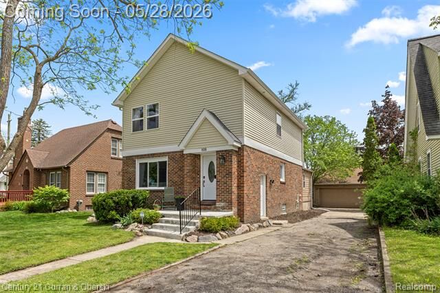 Property Photo:  135 Draper Avenue  MI 48328 