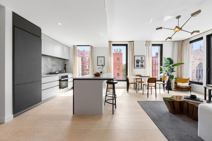 Property Photo:  45 E 7th Street 3D  NY 10003 
