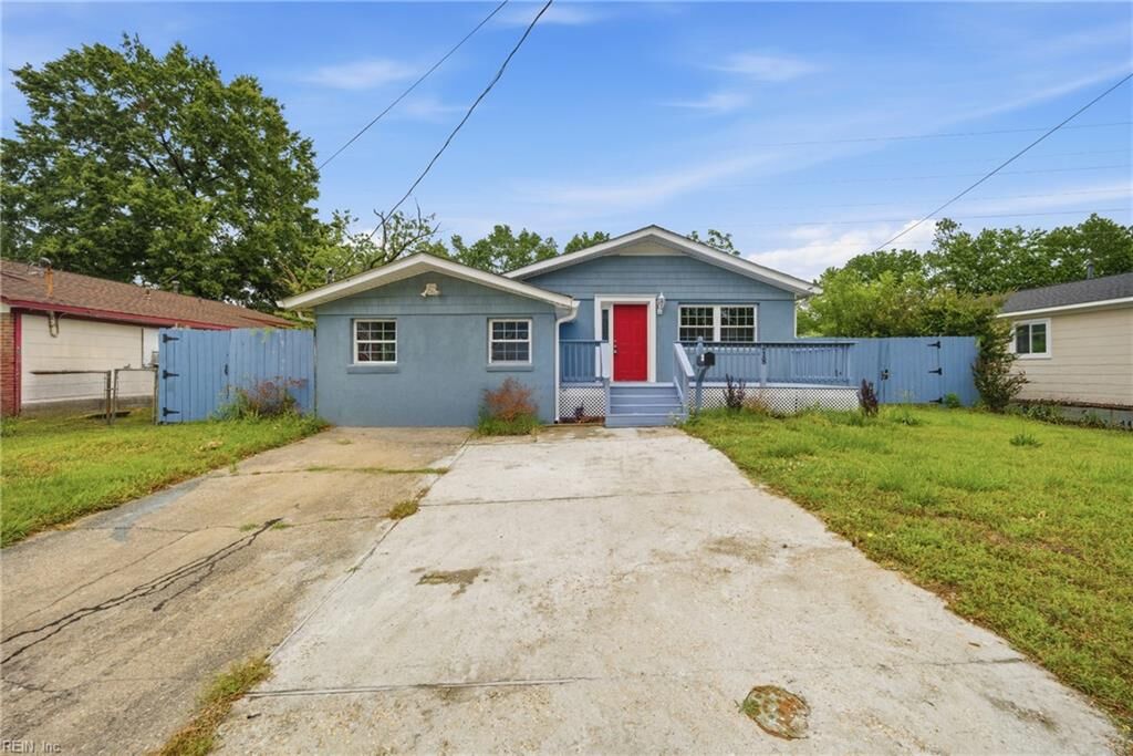 Property Photo:  218 Bradford Ave  VA 23505 