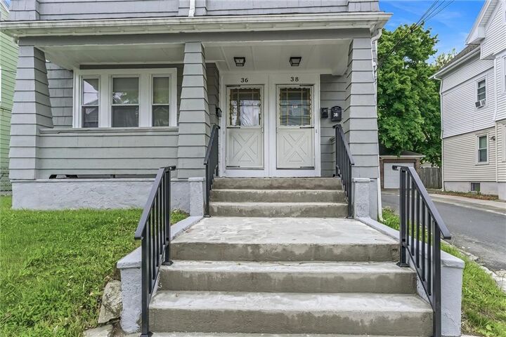 Property Photo:  36 Blackamore Avenue  RI 02910 