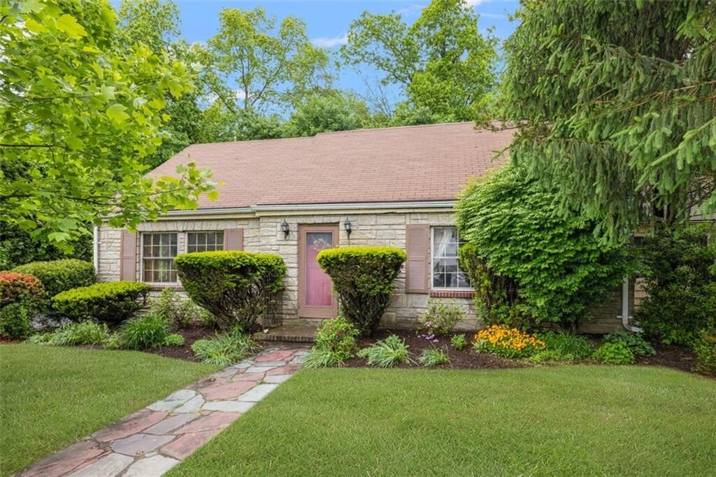 Property Photo:  35 New Clark Road  RI 02864 