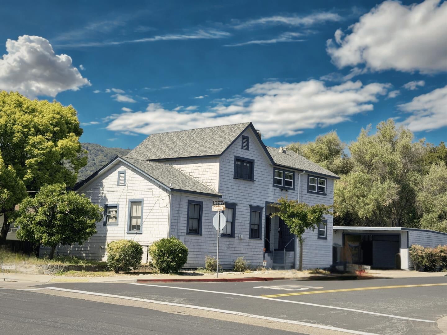Property Photo: 533 University Avenue CA 95032