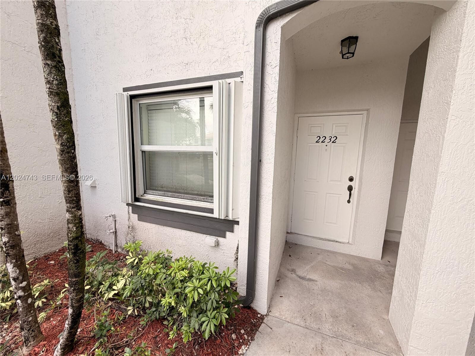 Property Photo: 2232 SE 26th Ln 2232-1 FL 33035