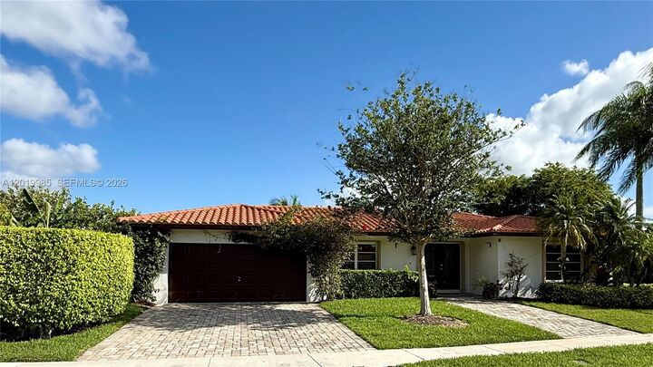 Property Photo:  16641 Royal Poinciana Dr  FL 33326 