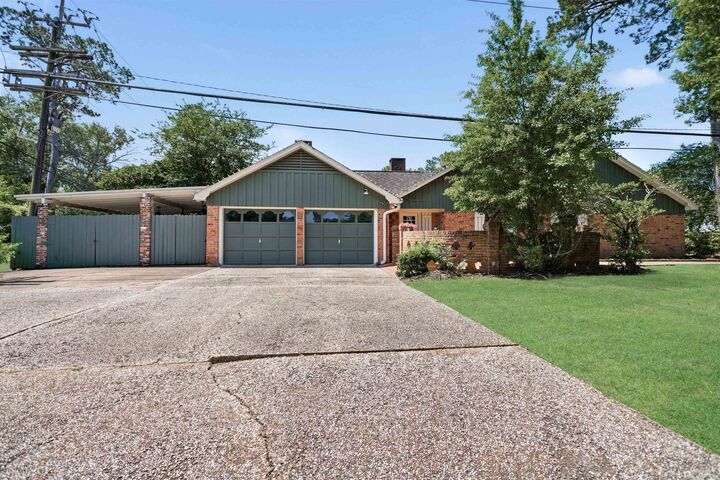 Property Photo:  1990 Edson Dr  TX 77706 