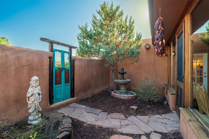 Property Photo:  9 Domingo Road  NM 87508 