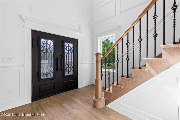 Property Photo: 197 Finlay Street NY 10307