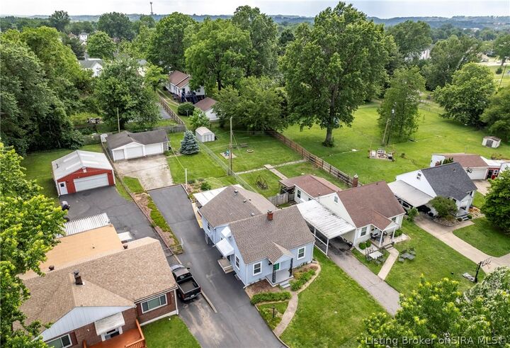 Property Photo: 8 Mann Court IN 47150