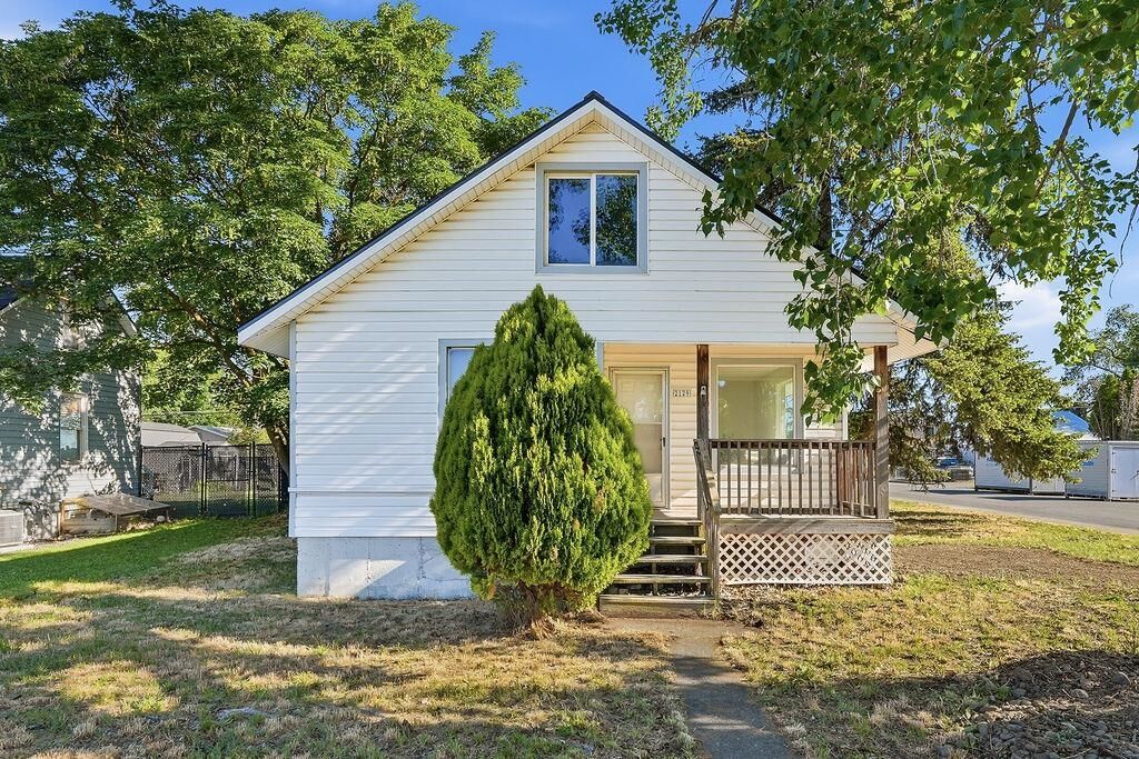 Property Photo:  2129 E Desmet Ave  WA 99202 