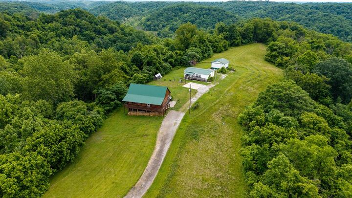 Property Photo: 17521 Hannan Trace Road OH 45623