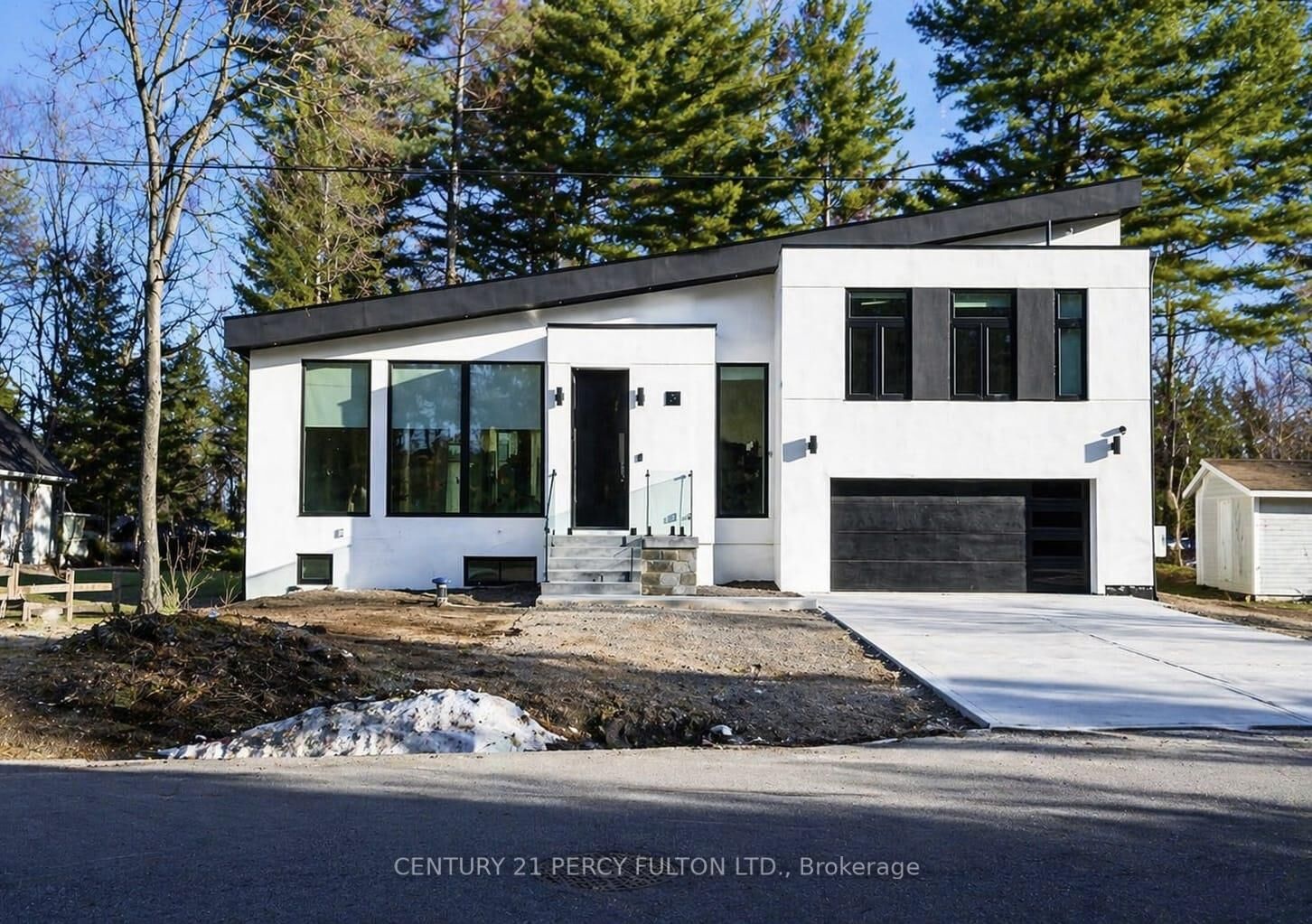 Property Photo: 5 Robert Street ON P0A 1Z0
