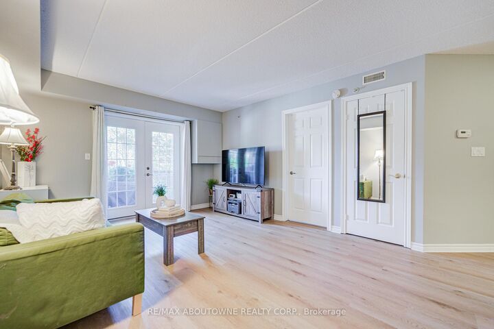 Property Photo: 1470 Bishops Gate 104 ON L6M 4N2