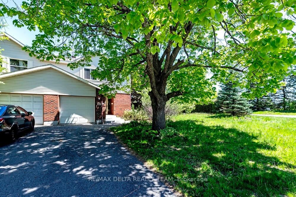 Property Photo: 132 Acklam Terrace W ON K2K 2J5