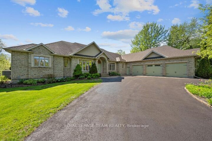 Property Photo: 6043 Knights Drive ON K4M 0A2