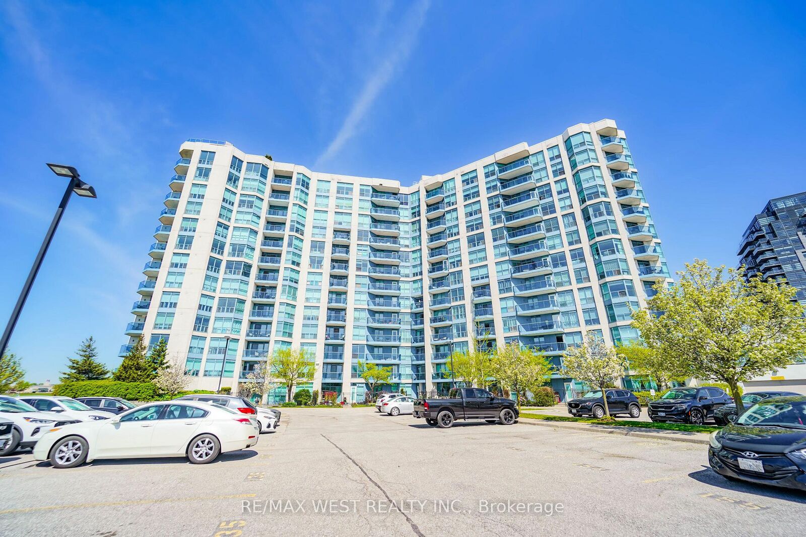Property Photo: 340 Watson Street W 216 ON L1N 9G1