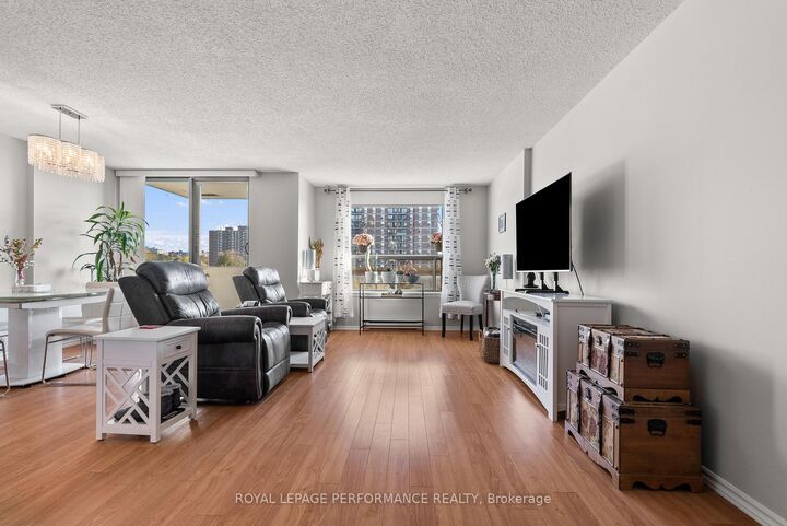 Property Photo: 200 Lafontaine Avenue Unit #407 ON K1L 8K8