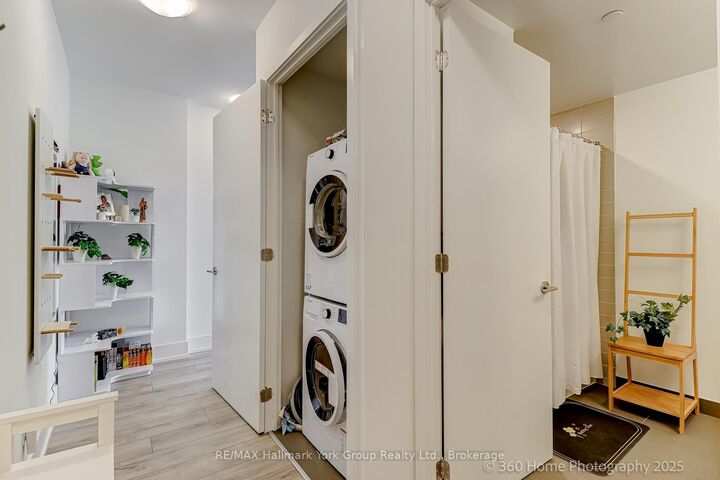 Property Photo:  3100 Keele Street 534  ON M3M 2H4 