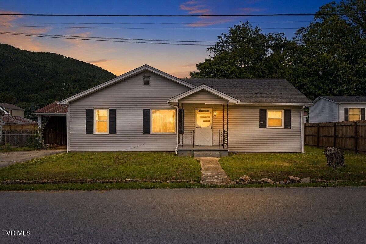 Property Photo:  201 Melrose Street  TN 37658 