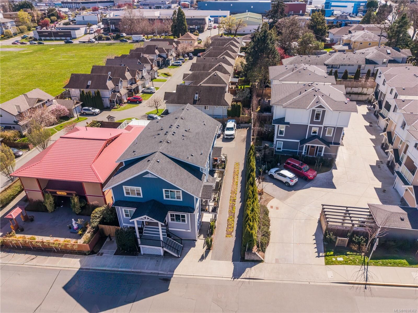Property Photo: 937 Colville Rd 4 BC V9A 4P4