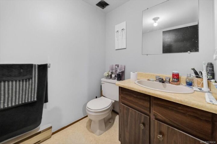 Property Photo: 891 Admirals Rd BC V9A 2P1