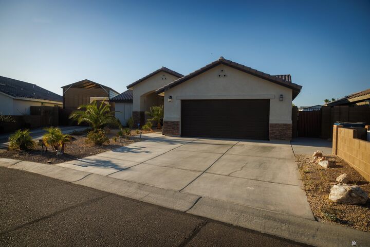 Property Photo: 12530 E 48 Dr AZ 85367