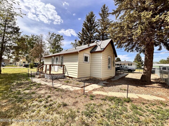 Property Photo:  507 2nd Street NW  ND 58623 