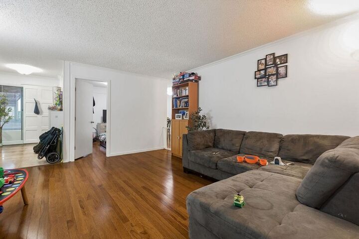 Property Photo: 444 W 49th Avenue 211 BC V5Y 3V4