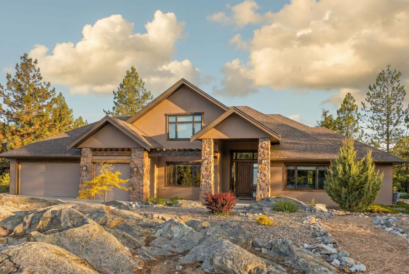 Property Photo: 136 Falcon Place BC V0H 1V6