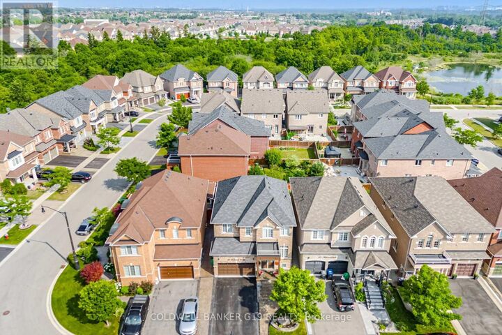 Property Photo: 43 Midcrest Circle ON L6Y 0W6