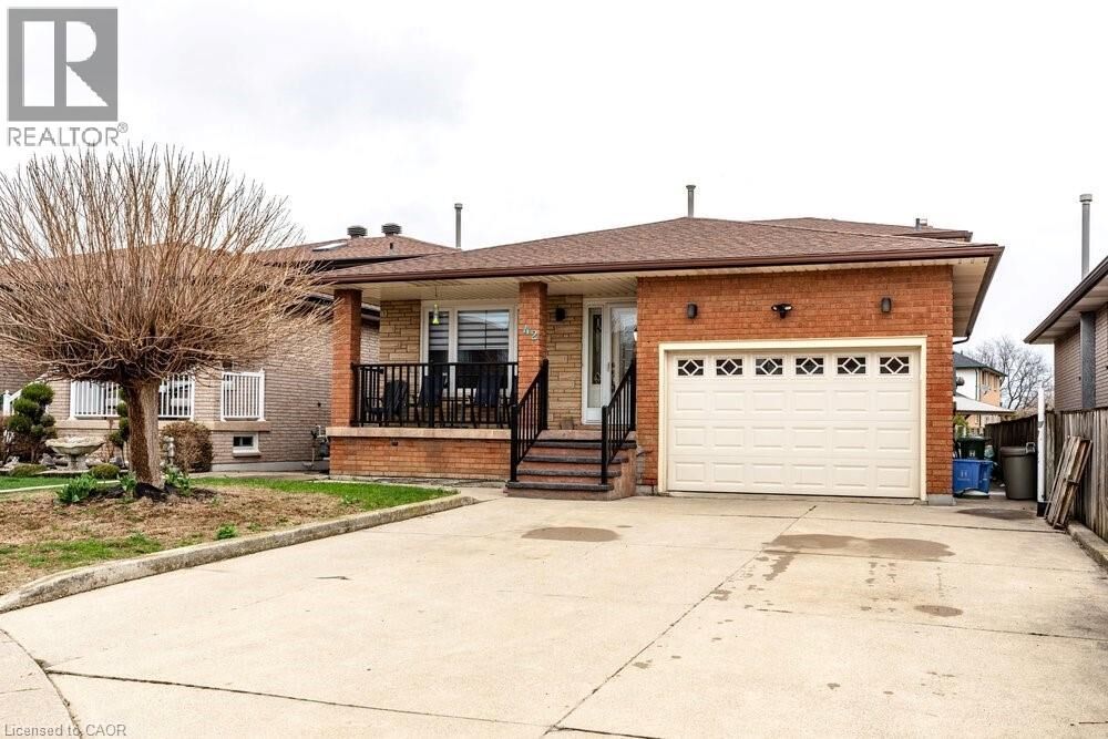 Property Photo: 42 Lasila Court ON L9C 7B6