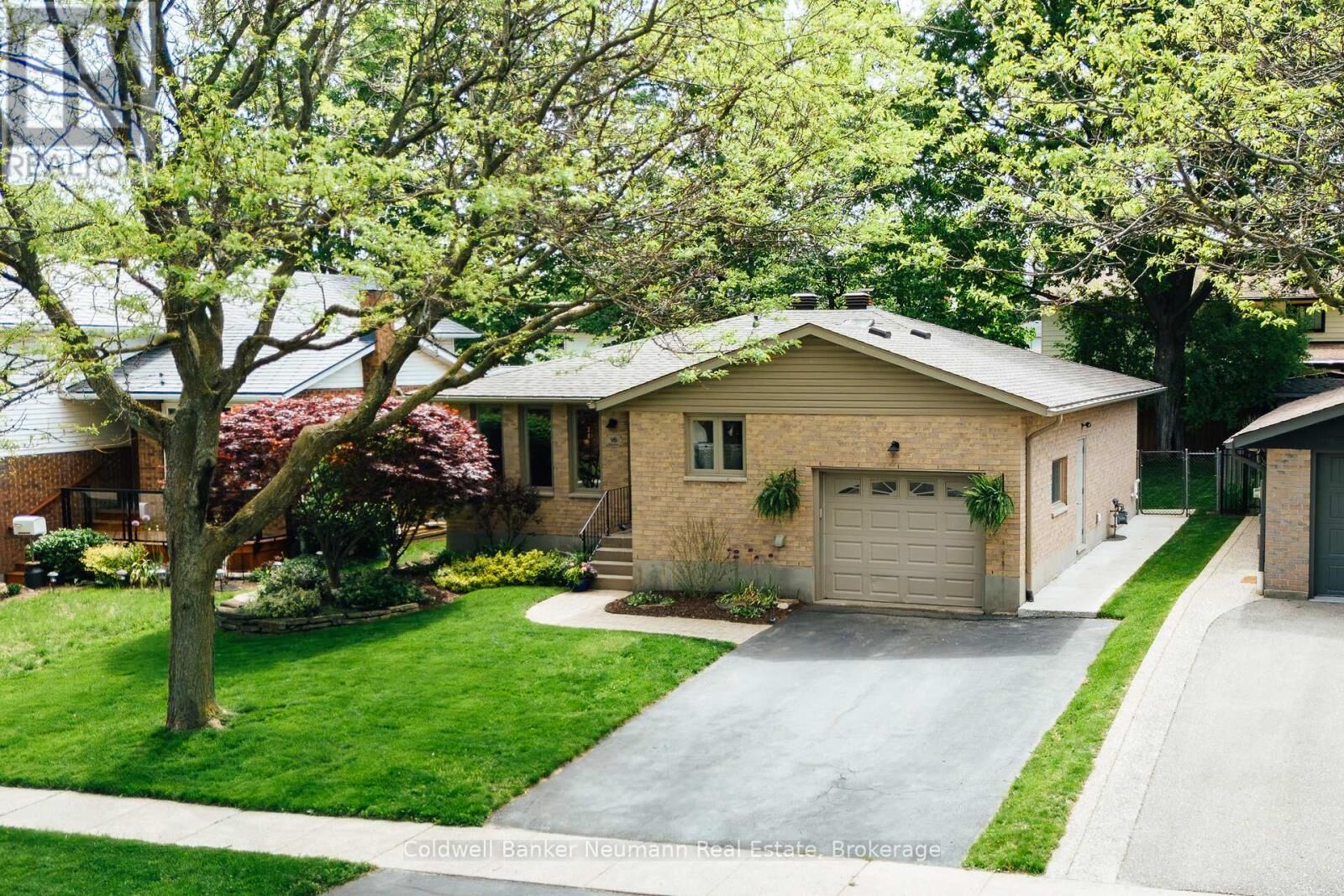 Property Photo: 16 Suzanna Drive ON N1K 1K4