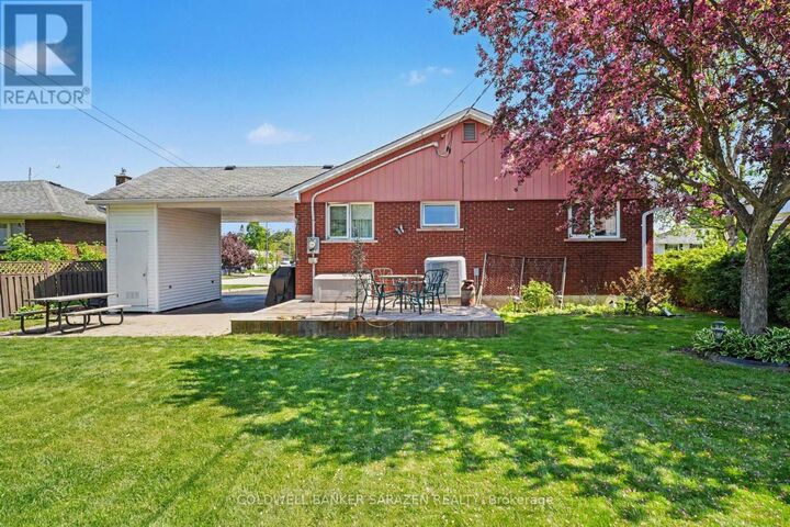 Property Photo:  205 Airth Boulevard West  ON K7V 2J7 