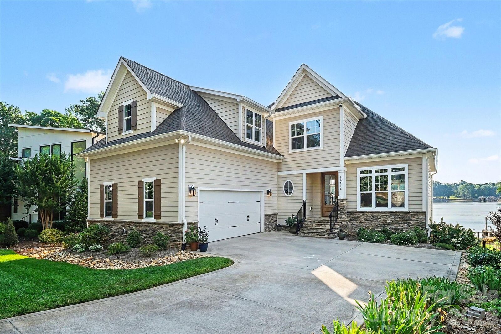 Property Photo:  20718 Eastpoint Drive  NC 28031 