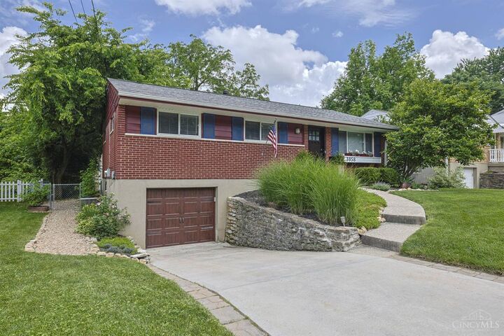 Property Photo: 3958 Ridgecombe Drive OH 45248