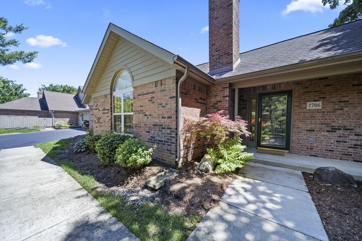 Property Photo: 2786 Laurel Wind Boulevard OH 43035