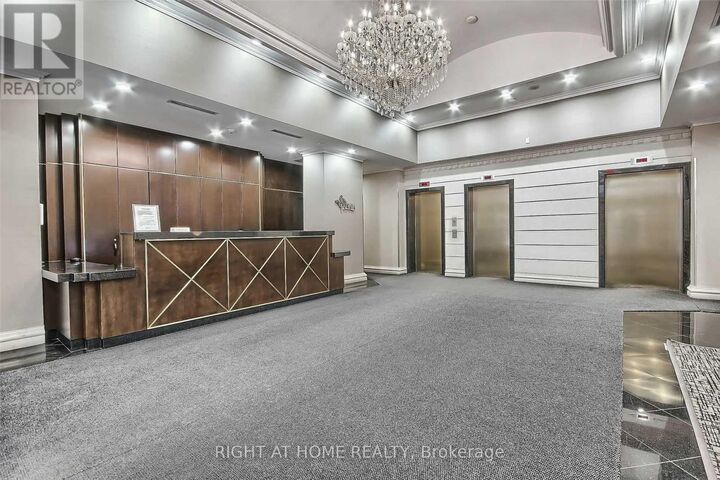 Property Photo: 7 Lorraine Drive 1208 ON M2N 7H2
