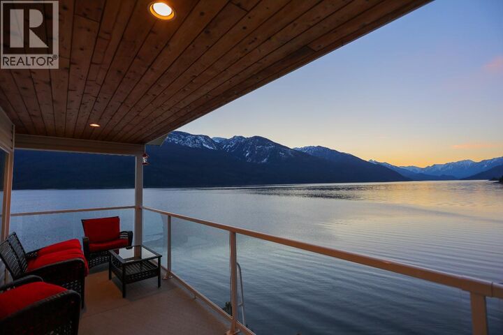 Property Photo: 819 Silver Cove Drive BC V0G 1S0