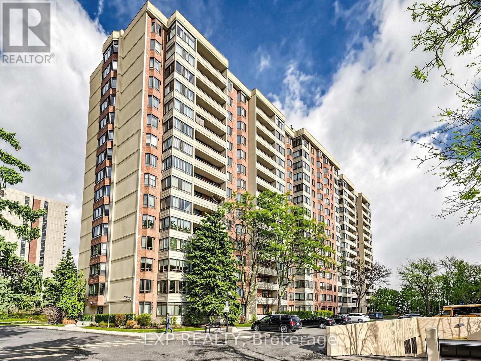 Property Photo: 5 Lisa Street 510 ON L6T 4T4