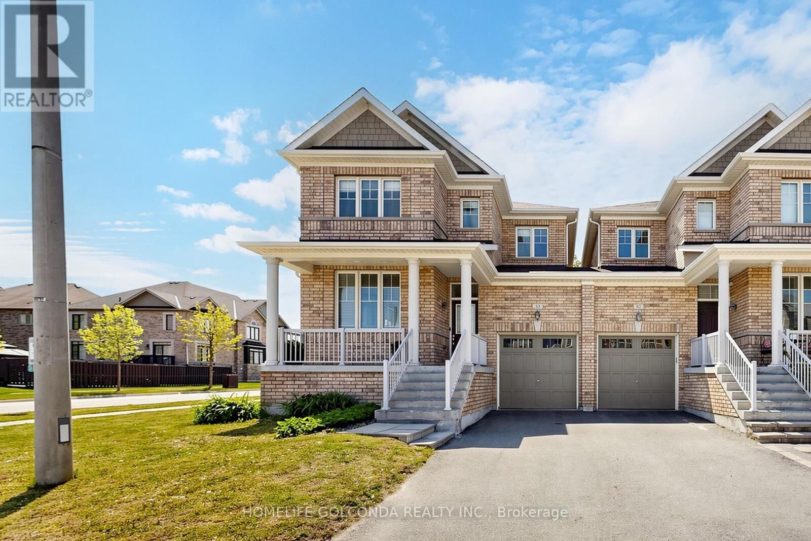 Property Photo: 84 Pavlova Crescent ON L4E 0W1