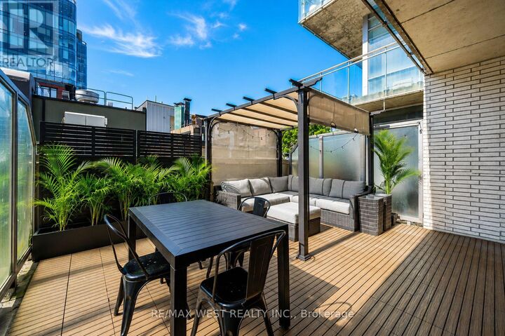 Property Photo:  66 Portland Street 212  ON M5V 2M6 