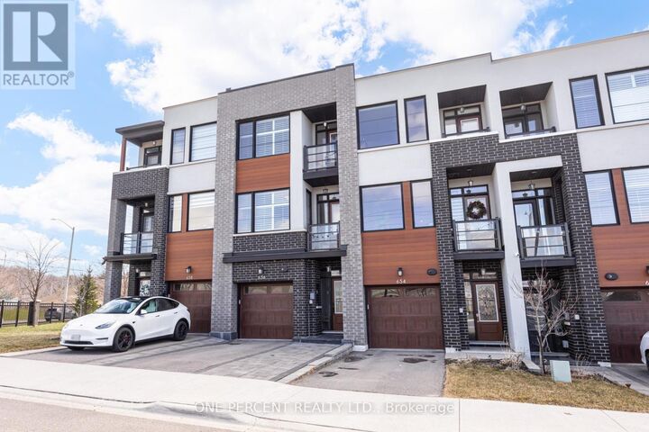 Property Photo:  656 Tupelo Court  ON L5G 0C4 
