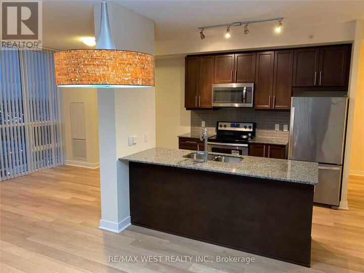 Property Photo:  3975 Grand Park Drive 1502  ON L5B 4M6 