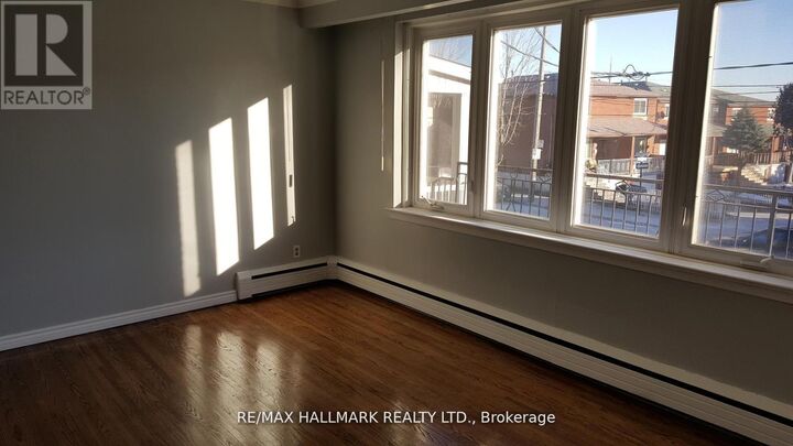 Property Photo:  1268 Davenport Road  ON M6H 2G9 