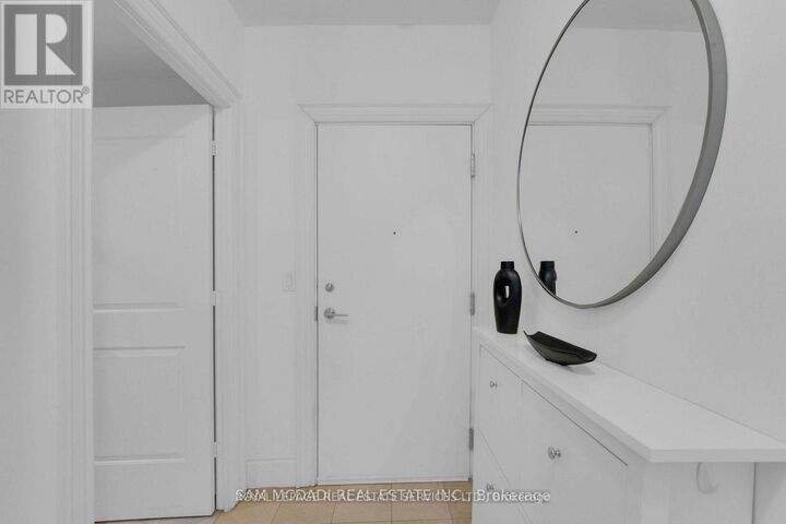 Property Photo:  16 Brookers Lane Ph1  ON M8V 0A5 