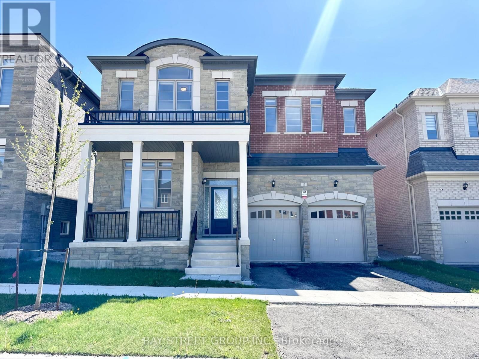 Property Photo: 15 Backhouse Drive ON L4E 1M8