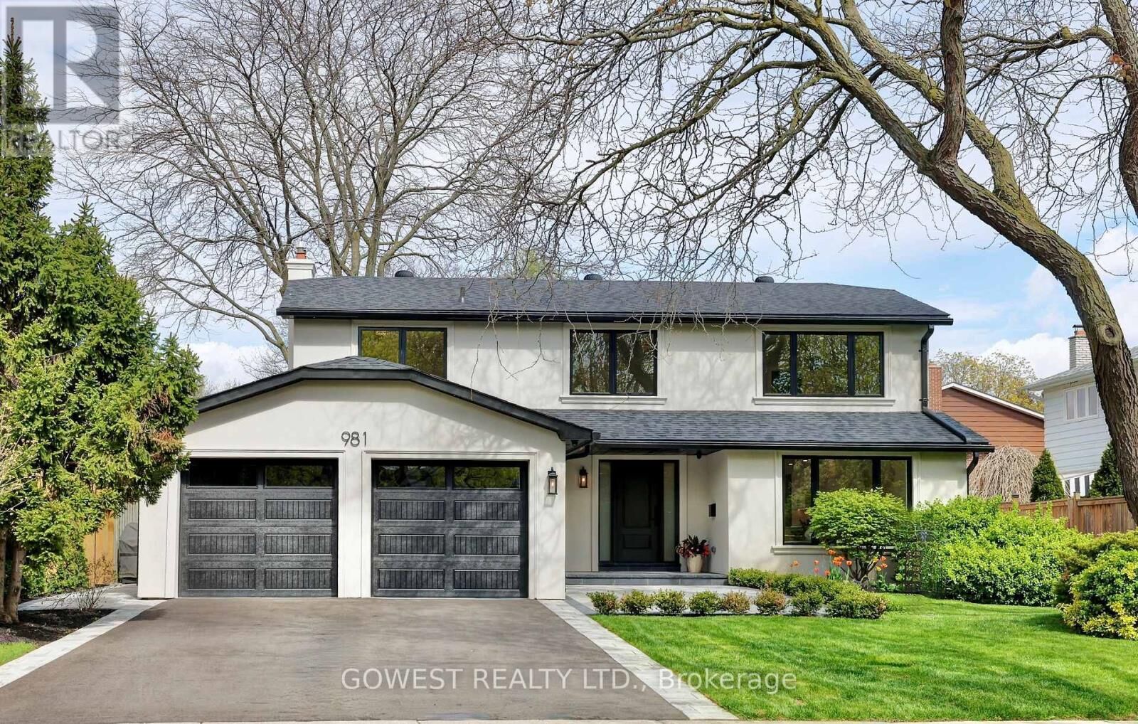 Property Photo: 981 Valdese Drive ON L5C 2Z5