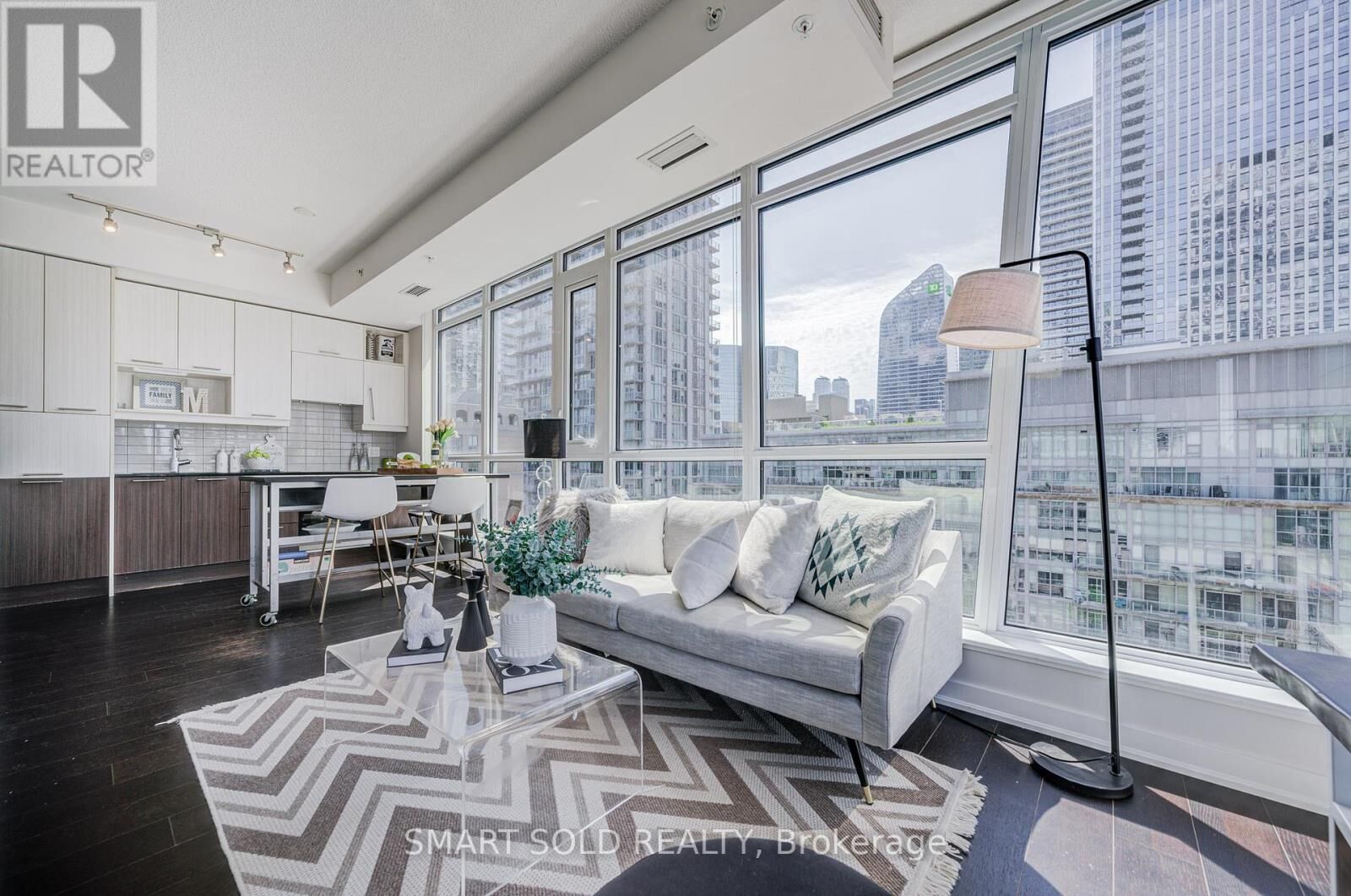 Property Photo: 199 Richmond Street West 1407 ON M5V 0H4