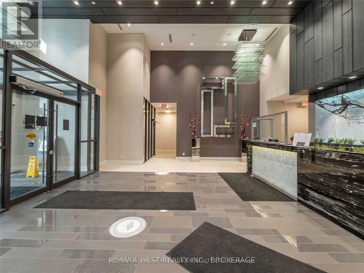 Property Photo:  9199 Yonge Street Se415  ON L4C 1H7 