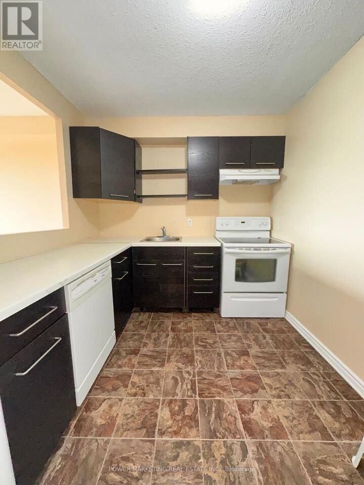 Property Photo:  900 Dynes Road 807  ON K2C 3L6 